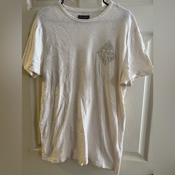 Abercrombie & Fitch Men's Light Gray Tee - Picture 1 of 4